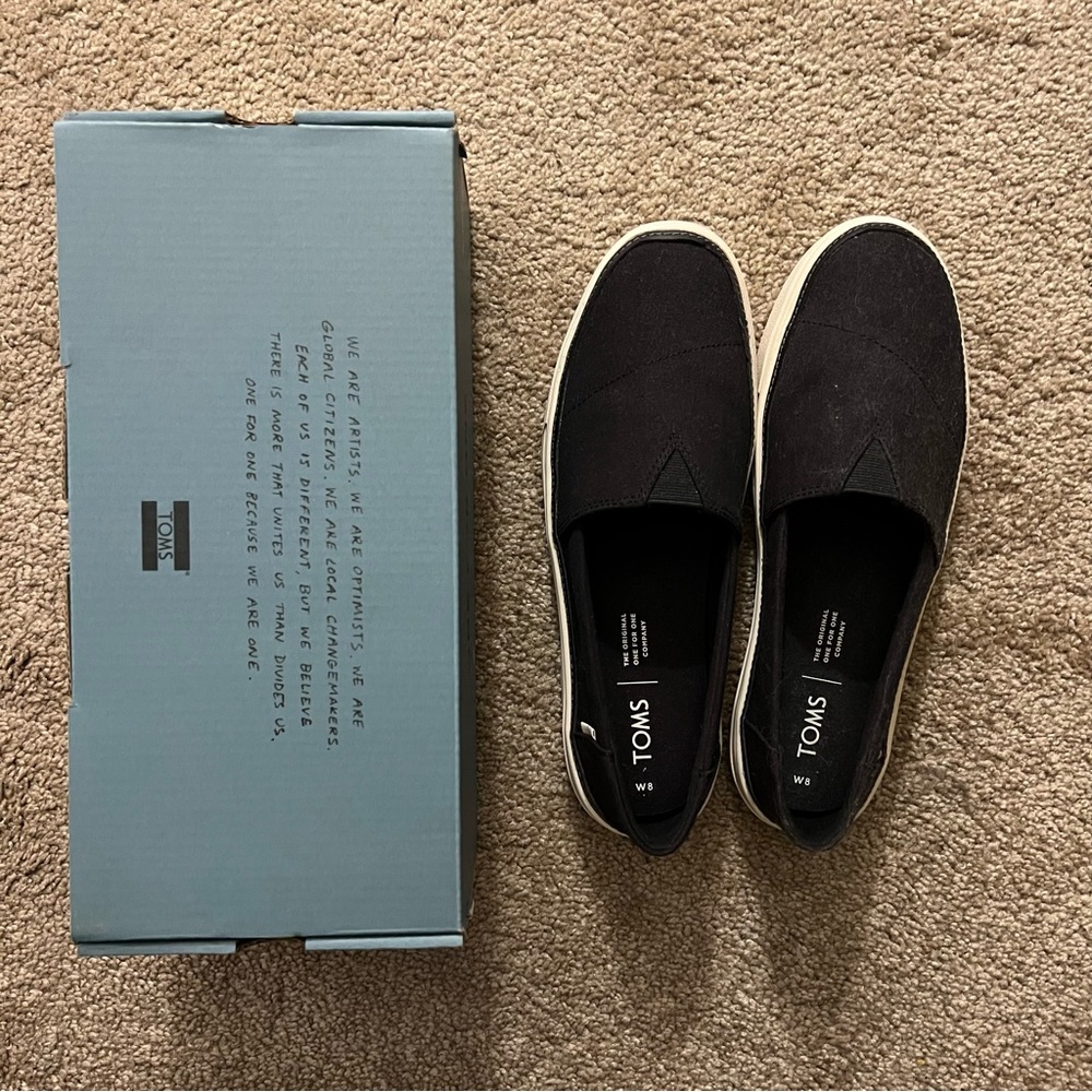 Toms Parker Slip on Black Shoes Size W8 NWT in Box